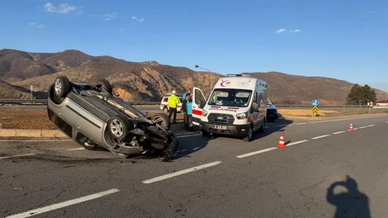 Bing&ouml;l'de otomobil takla attı: 2 yaralı