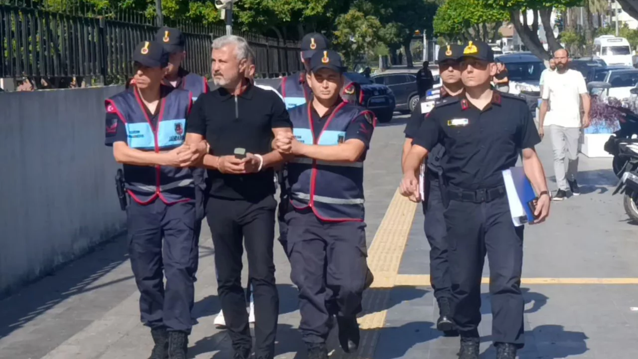 Eski belediye başkanı Ş&uuml;kr&uuml; S&ouml;zen'in tutuklandığı soruşturmada 12 yeni tutuklama