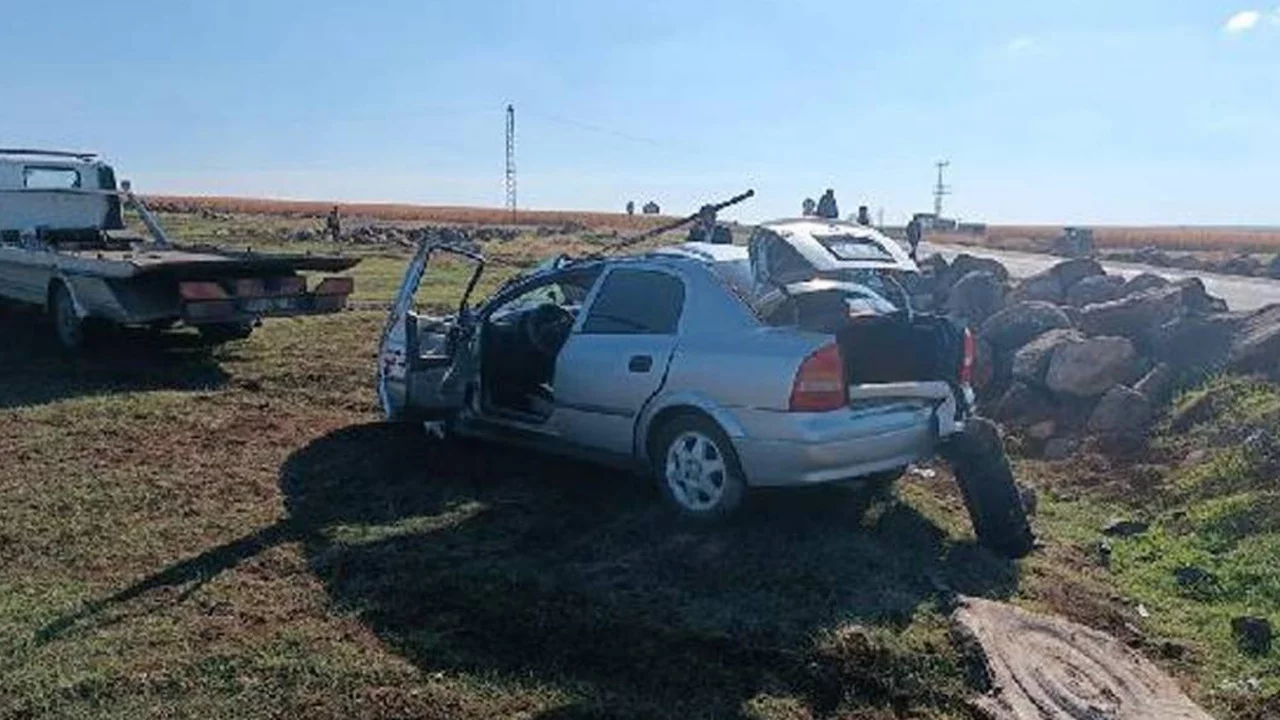 Şanlıurfa'da otomobil devrildi: 1 &ouml;l&uuml;, 5 yaralı
