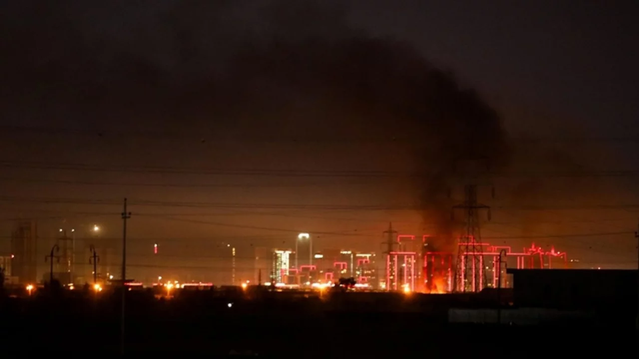 İran'dan ABD'ye uyarı: Sanayi tesislerini hedef alacağız, boşaltın