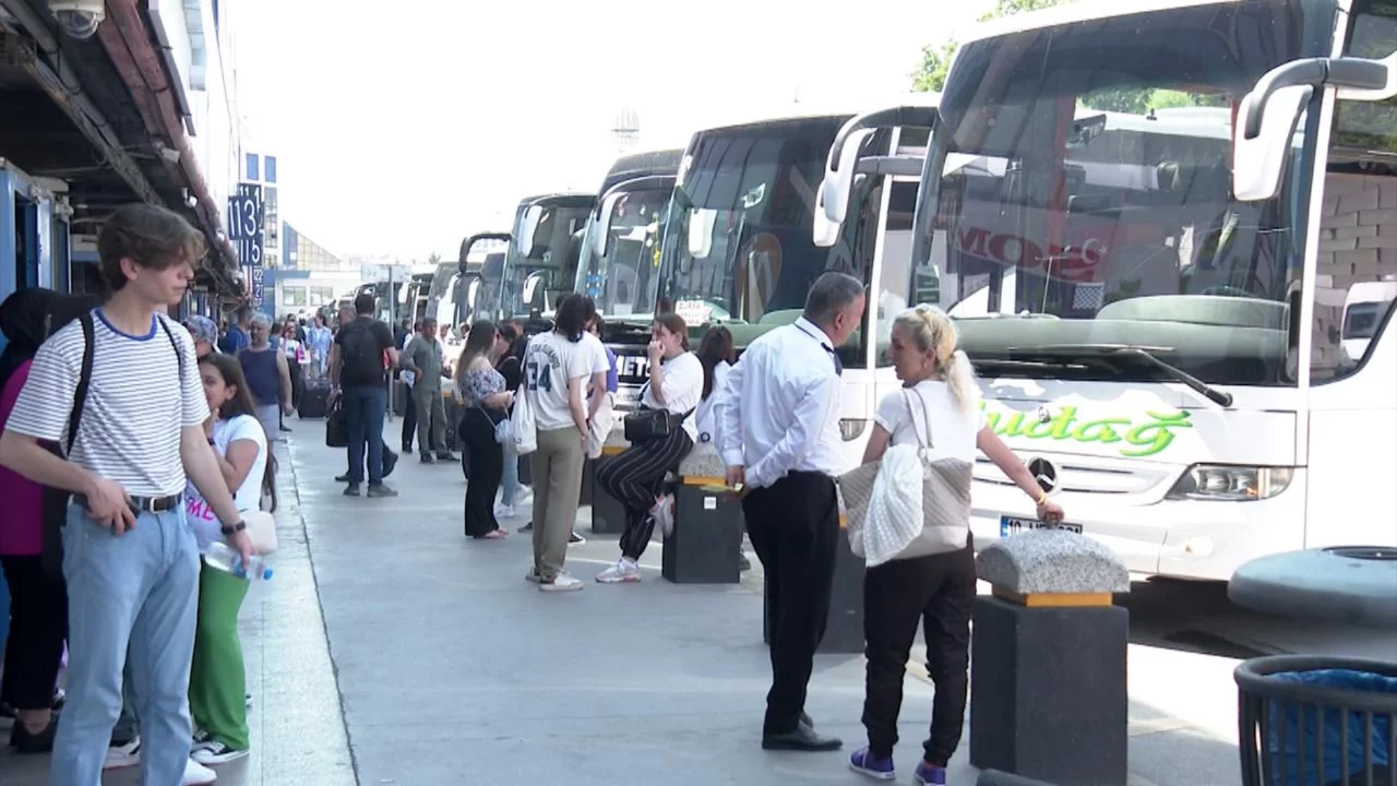 Ramazan Bayramı öncesi otobüs biletlerinin yüzde 90'ı t...