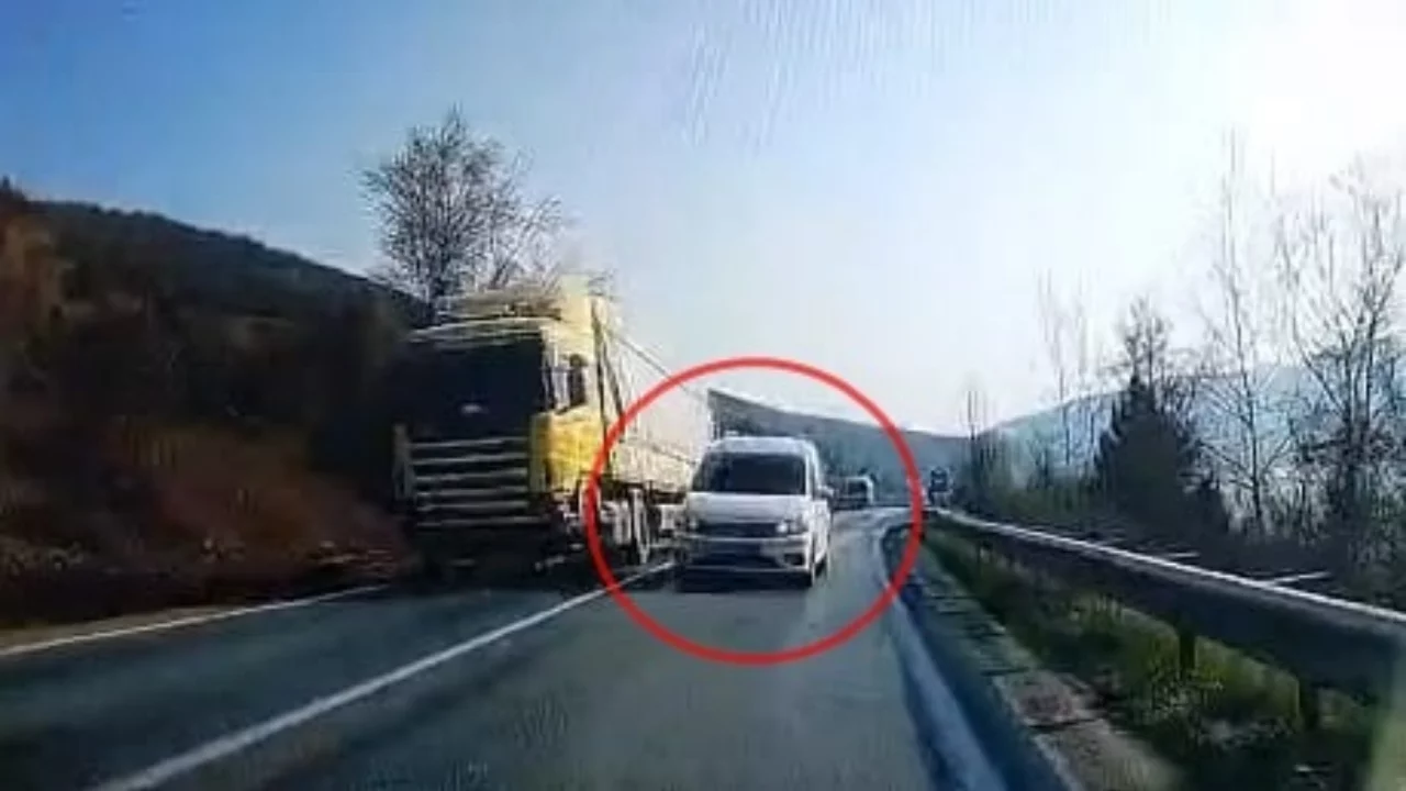 Bursa'da hatalı sollama yaptı, facia böyle teğet geçti