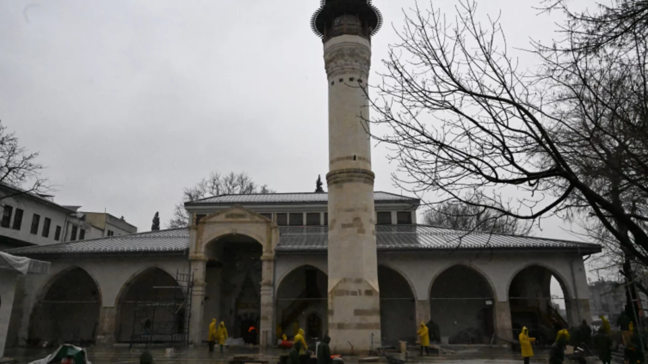 Ulu Cami yeniden ibadete açılıyor