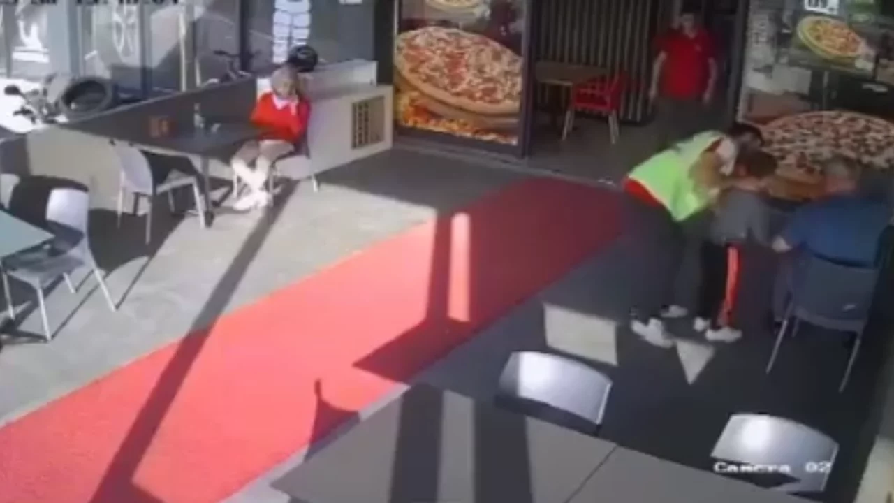 Bursa'da kuryeden hayat kurtaran müdahale! 