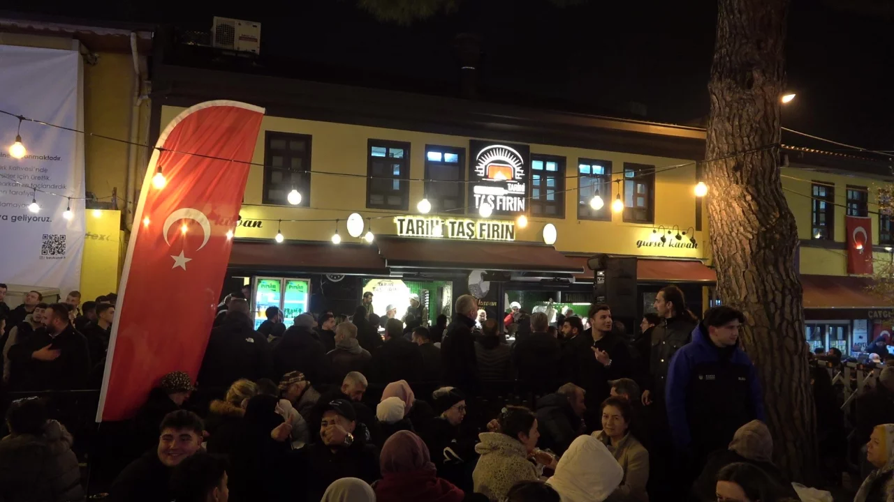 Bursa'da sahur buluşması: Bozbey vatandaşlarla bir araya geldi