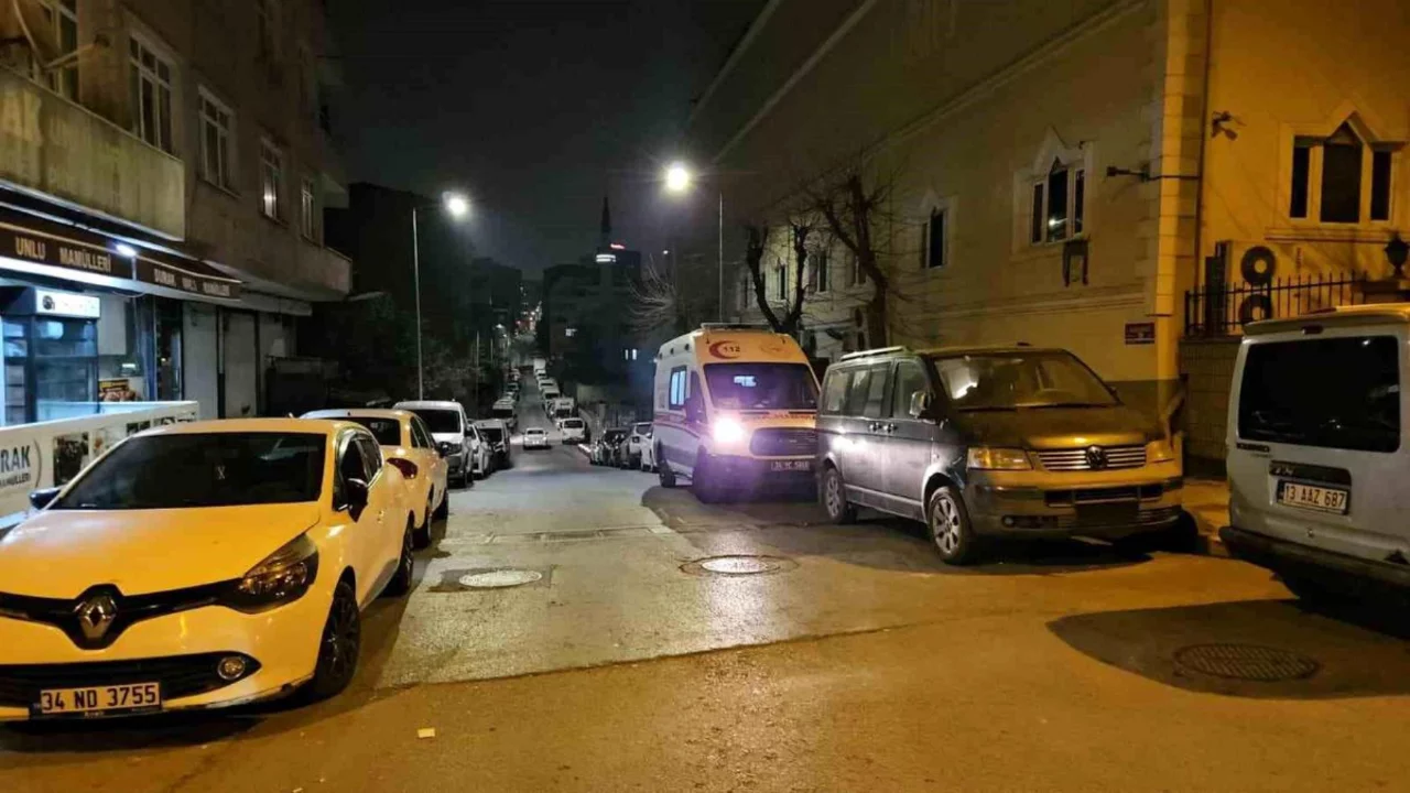K&uuml;&ccedil;&uuml;k&ccedil;ekmece'de Mısırlı adam evinde &ouml;l&uuml; bulundu