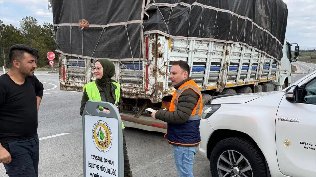Orman emvali y&uuml;kl&uuml; ara&ccedil;lar denetlendi