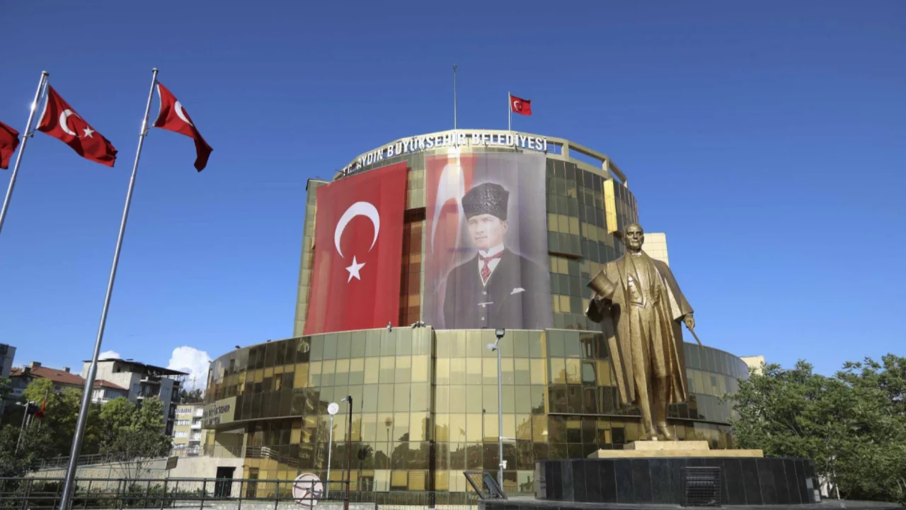 İlber Ortaylı'nın adı Aydın'da yeni yapılacak parka verilecek