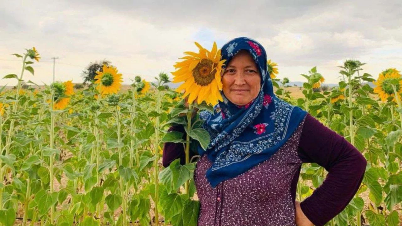 Yangında &ouml;len kadın toprağa verildi...