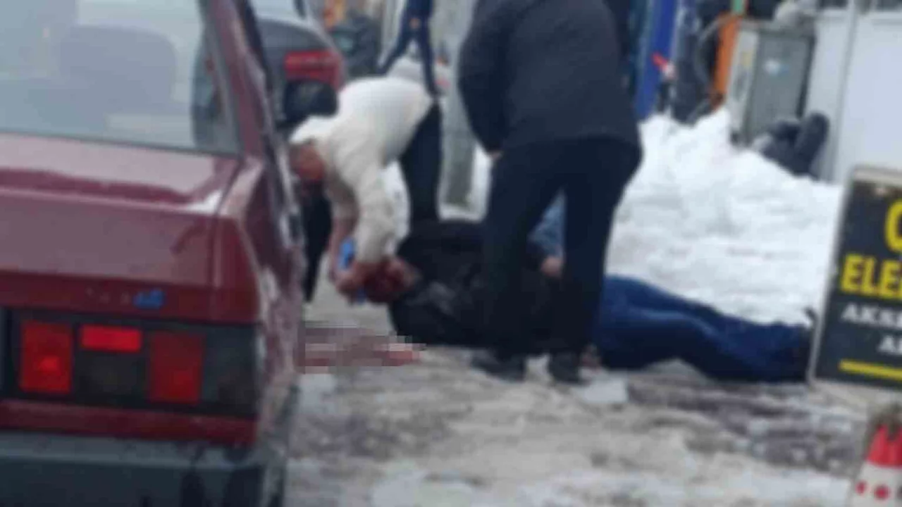 Çatıdan düşen kar ve buz kütleleri tehlike saçıyor