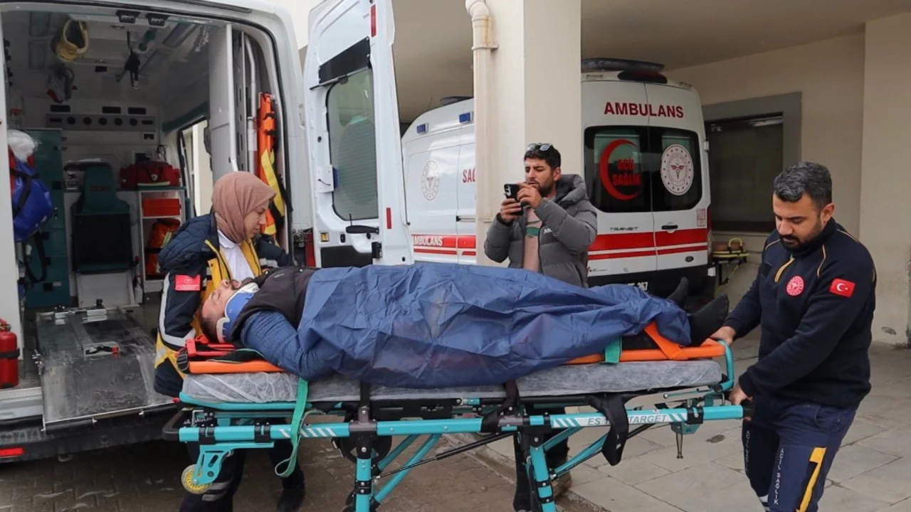 Şarampole yuvarlanan aracın sürücüsü yaralandı