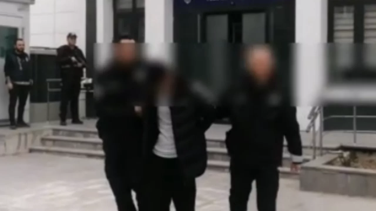 Evden hırsızlık yapan iki şüpheli yakalandı