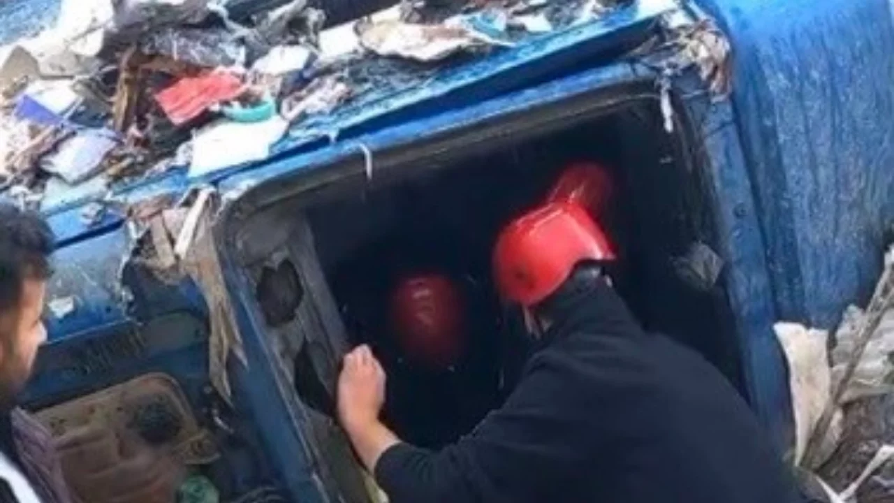 Kontrolden &ccedil;ıkan tır &ccedil;aya d&uuml;şt&uuml;, s&uuml;r&uuml;c&uuml; hayatını kaybetti