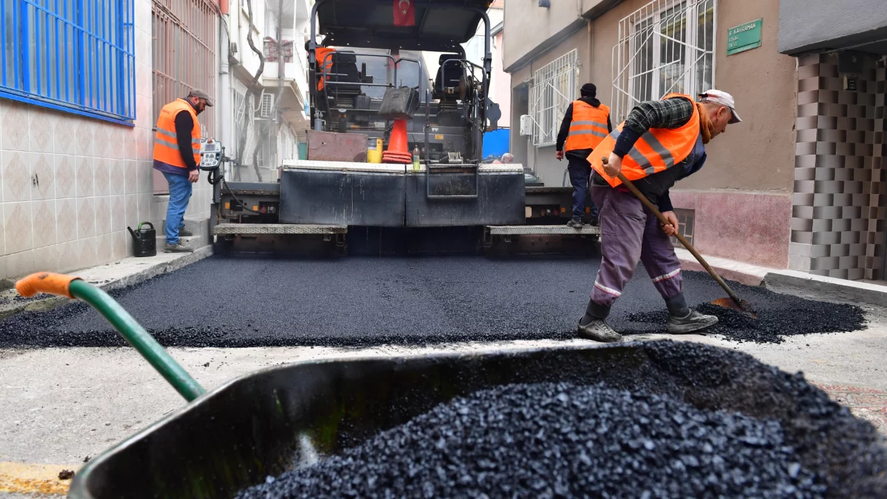 Osmangazi'de sokaklardaki yollar yenileniyor