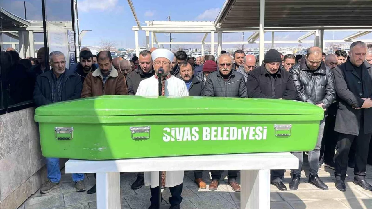 İftar sonrası &ccedil;ıkan kavgada cinayete kurban giden baba oğul, son yolculuğuna uğurlandı