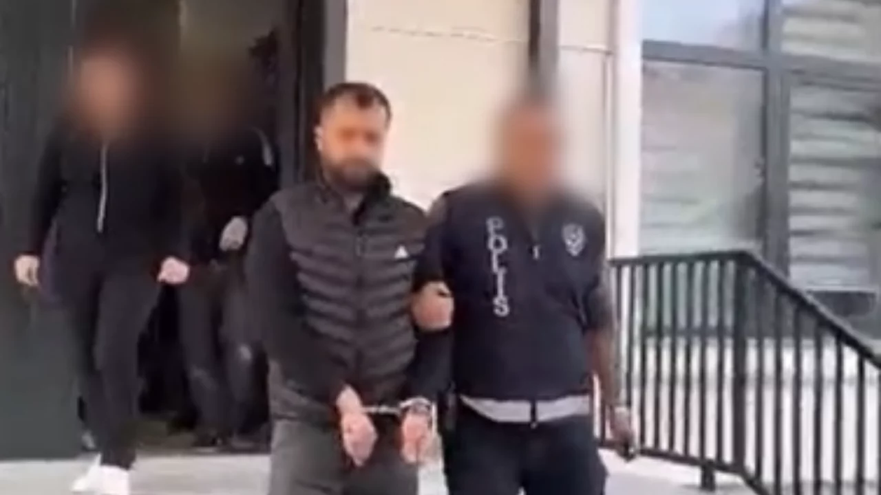 Bursa'da yıllarca yatarı olan 2 firari yakalandı!