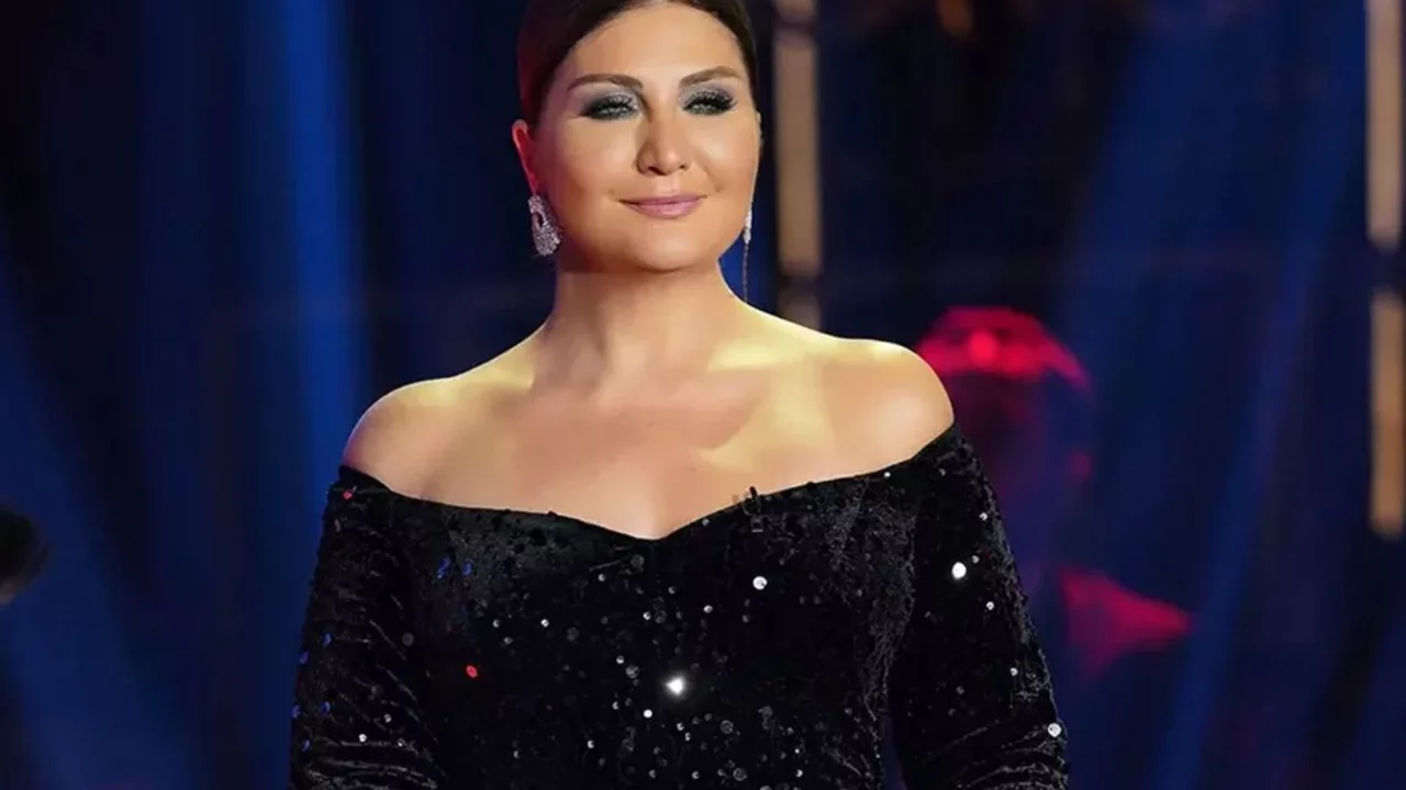 Sibel Can 11 yaş küçük sevgilisini hediyelere boğdu