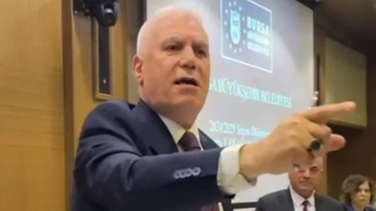 Bursa Büyükşehir Meclisi'nde büyük tartışma! Üyeler birbirinin üzerine yürüdü 