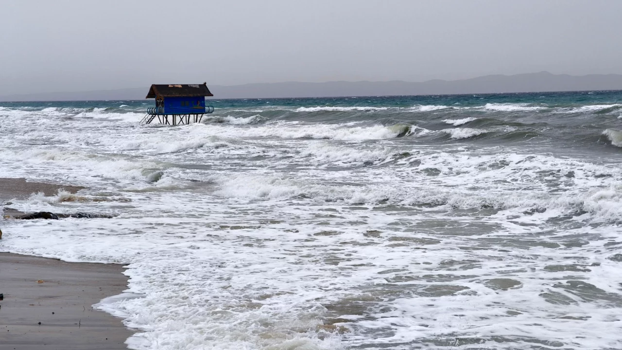 Kuzey Ege Denizi i&ccedil;in 'fırtına' uyarısı