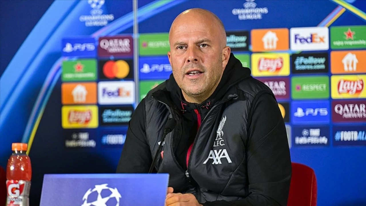 Arne Slot: Galatasaray ile oynamak için sabırsızlıkla bekliyoruz 