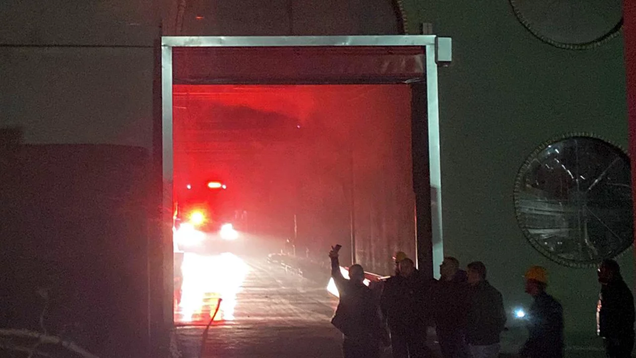Tekirdağ'da fabrika yangını b&uuml;y&uuml;meden s&ouml;nd&uuml;r&uuml;ld&uuml;