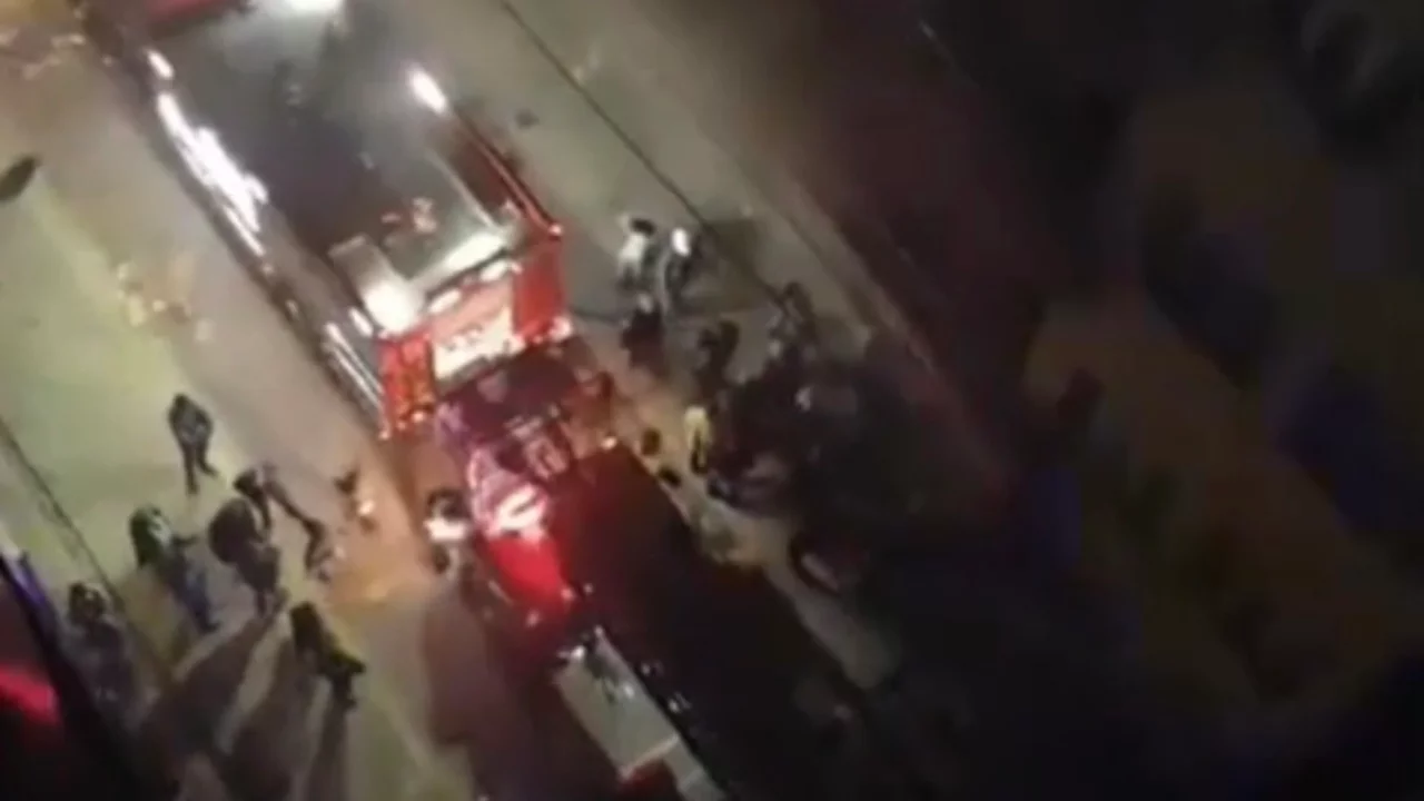 Mardin'de mobilya d&ouml;şemecisinde &ccedil;ıkan yangın s&ouml;nd&uuml;r&uuml;ld&uuml;