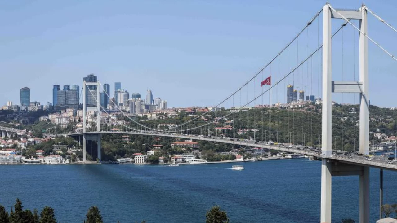 Bayramda k&ouml;pr&uuml; ve otoyollar &uuml;cretsiz olacak