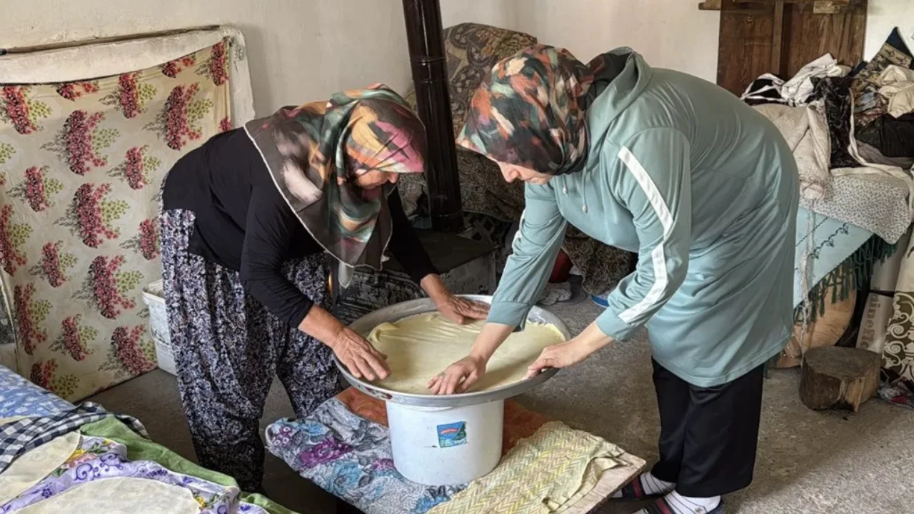 Bayram &ouml;ncesi siparişlere yetişemiyorlar! 45 kat a&ccedil;ıyor, bir yiyen bir daha geliyor