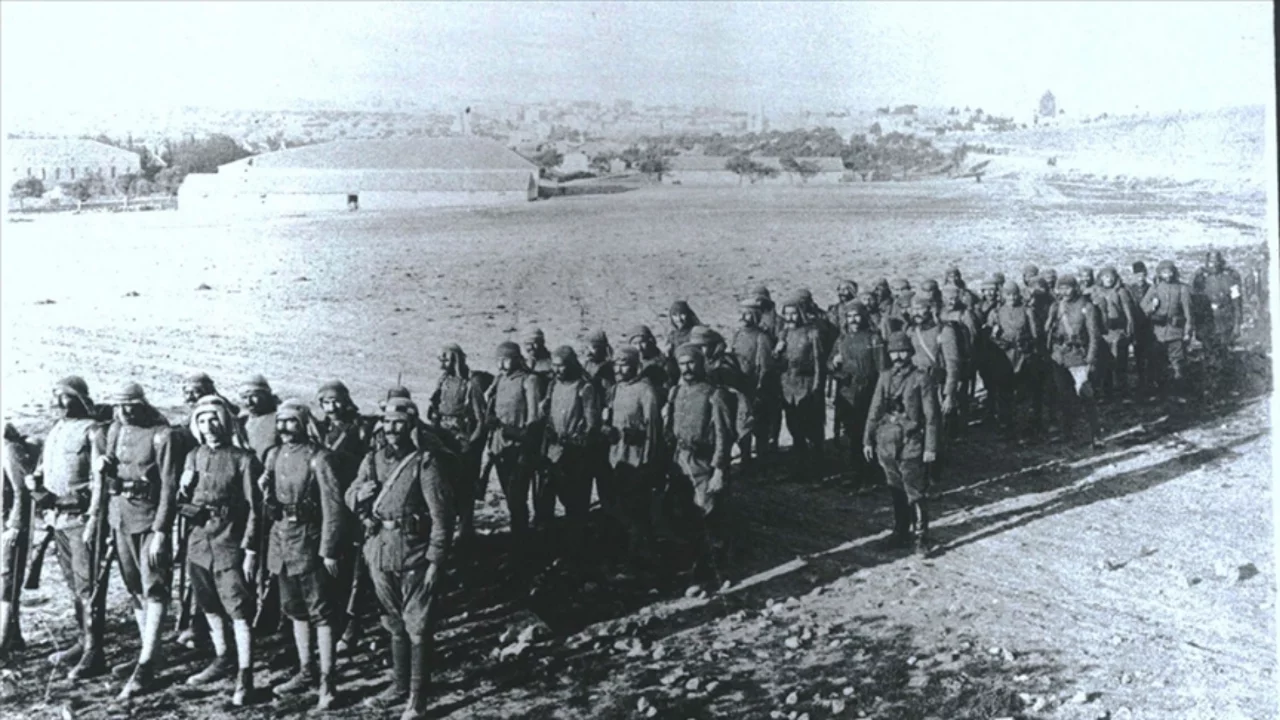 &Ccedil;anakkale Deniz Zaferi'nin &uuml;zerinden 111 yıl ge&ccedil;ti
