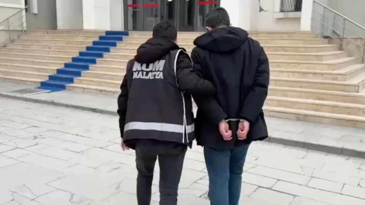 Malatya'da firari FET&Ouml; h&uuml;k&uuml;ml&uuml;s&uuml;ne şafak operasyonu