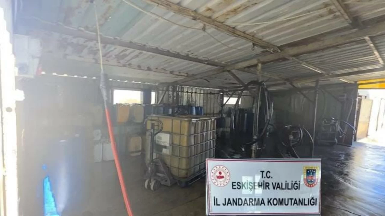 Yasa dışı akaryakıtı piyasaya s&uuml;rmeye hazırlanan ş&uuml;pheli yakalandı