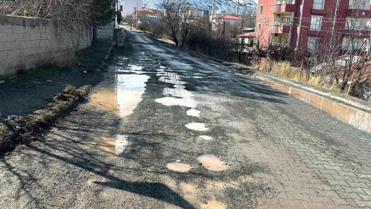 Kağızman'da yol &ccedil;ilesi yıllardır &ccedil;&ouml;z&uuml;me kavuşmadı