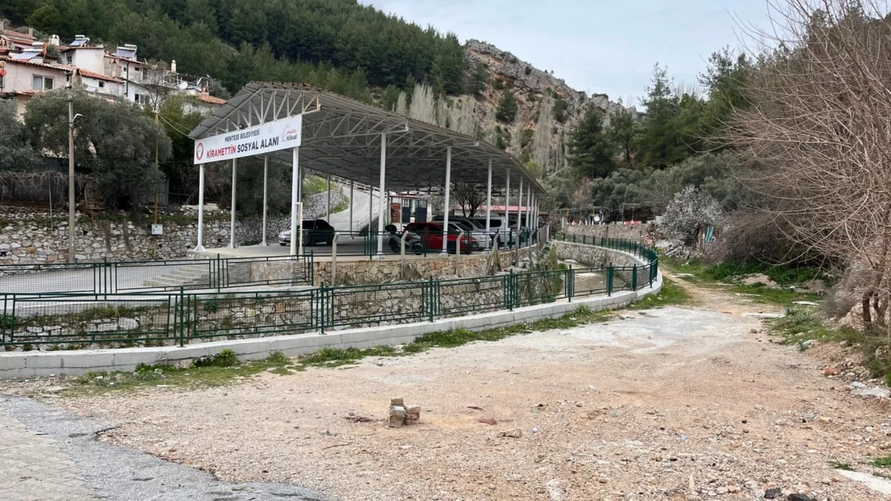 Ramazan topu patlamasında 19 yaşındaki gen&ccedil; ağır yaralandı
