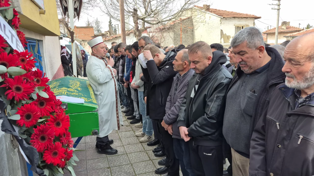 Motosiklet kazasında hayatını kaybeden gen&ccedil; son yolculuğuna uğurlandı