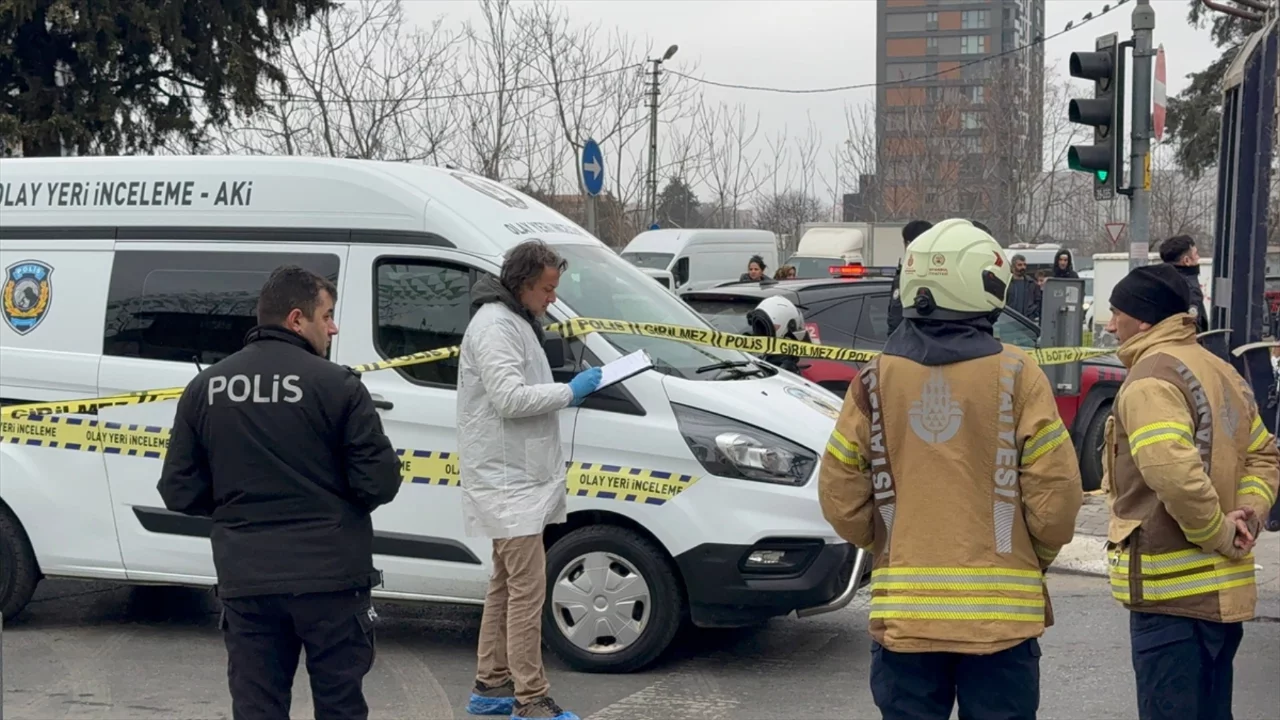 İstanbul'da tırın &ccedil;arptığı kadın hayatını kaybetti