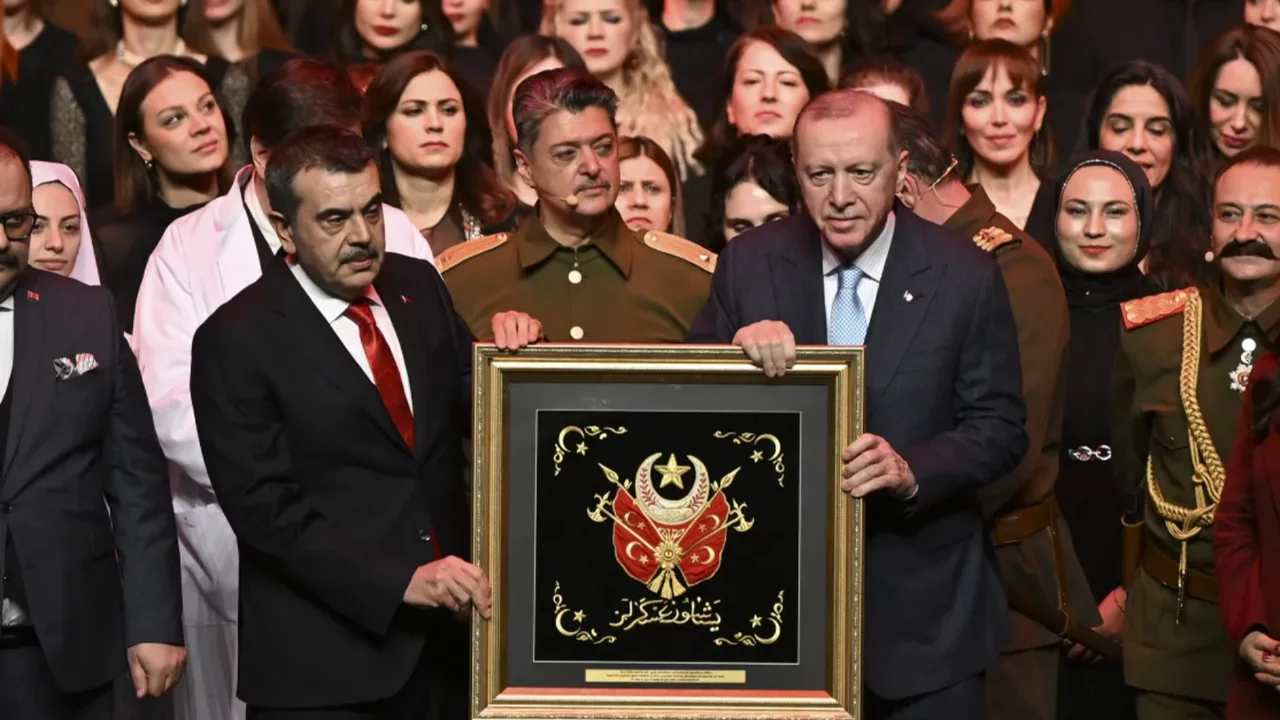 Cumhurbaşkanı Erdoğan, "Ş&uuml;heda 1915" tiyatro oyununu izledi