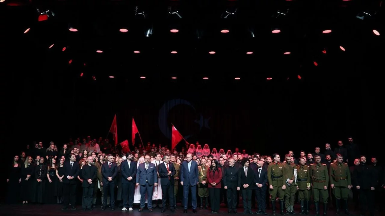 Cumhurbaşkanlığı K&uuml;lliyesi'nde 'Ş&uuml;heda 1915' tiyatro oyunu sahnelendi