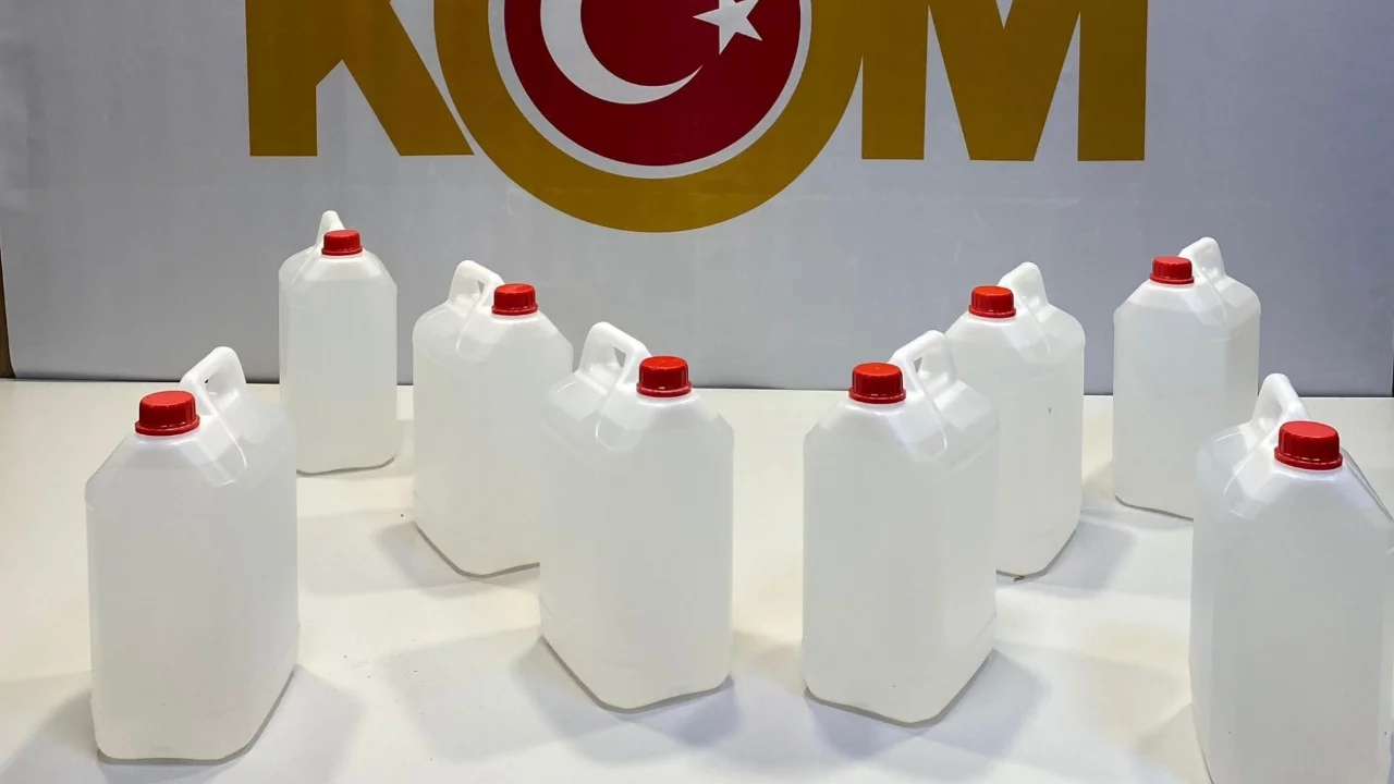 Samsun'da 40 litre ka&ccedil;ak etil alkol ele ge&ccedil;irildi