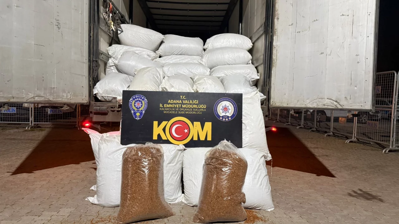Adana'da 3 ton ka&ccedil;ak t&uuml;t&uuml;n ele ge&ccedil;irildi