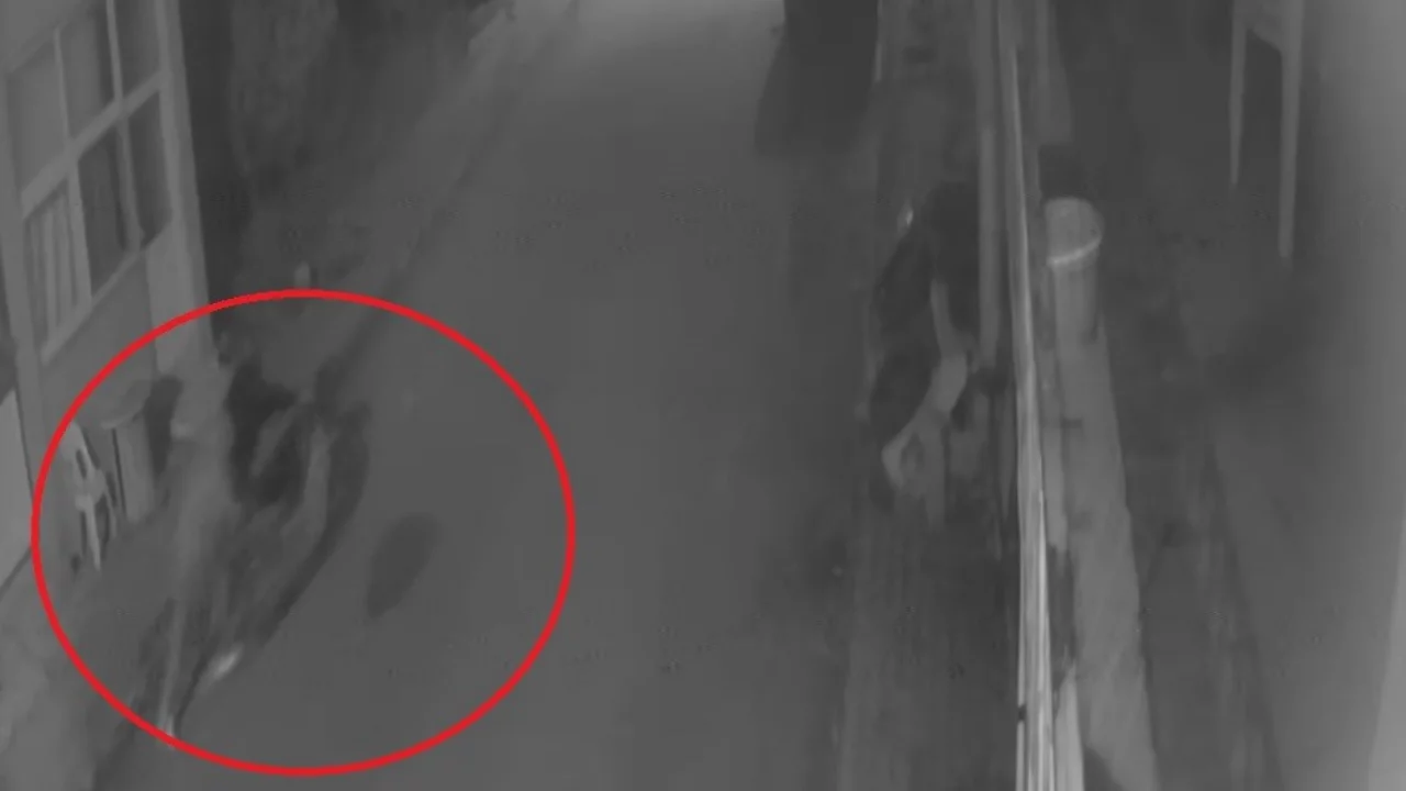Park halindeki motosikleti &ccedil;aldılar