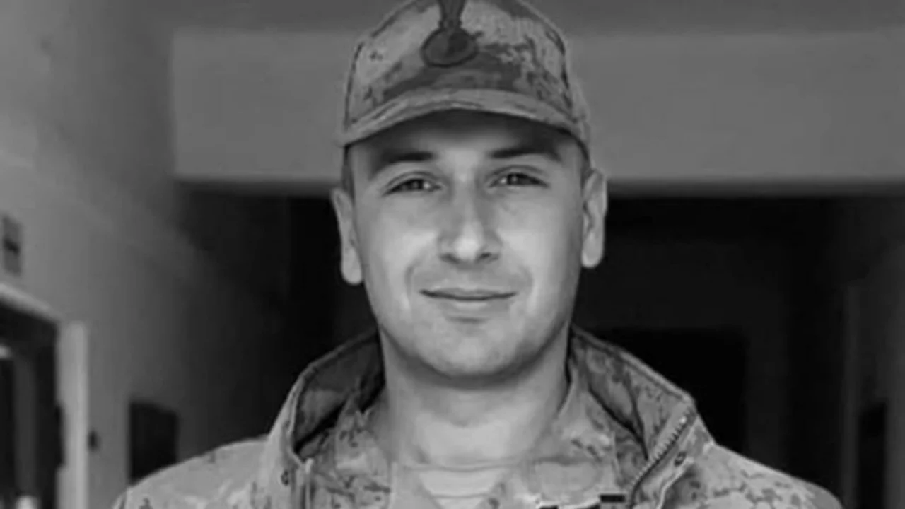 Van'da g&ouml;revli Denizlili uzman &ccedil;avuş hayatını kaybetti