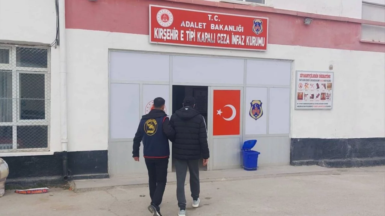 Kırşehir'de firari h&uuml;k&uuml;ml&uuml; yakalandı