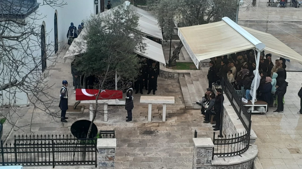 Emekli jandarma albay son yolculuğuna uğurlandı