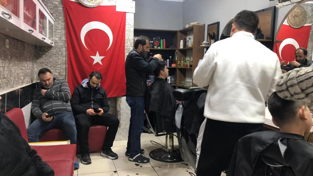 Bursa'da berberlerde bayram yoğunluğu!