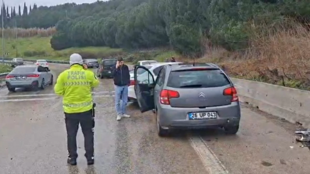 Bursa'da zincirleme kaza! Birbirlerine girdiler