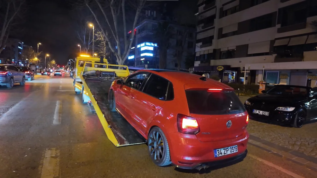 Egzoz sistemi mevzuata aykırı ara&ccedil; 30 g&uuml;n trafikten men edildi