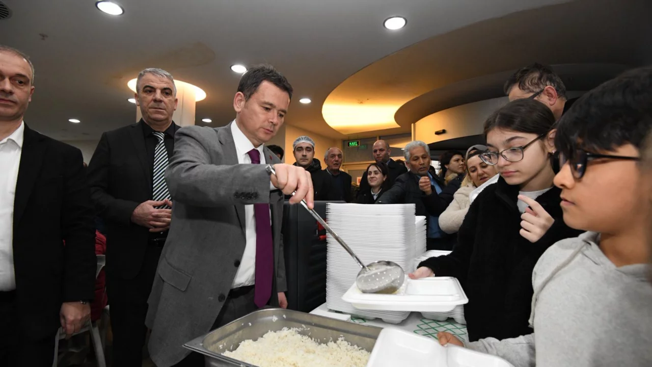 Osmangazi'de Binlerce Sofraya Umut, Binlerce Gönüle Dok...