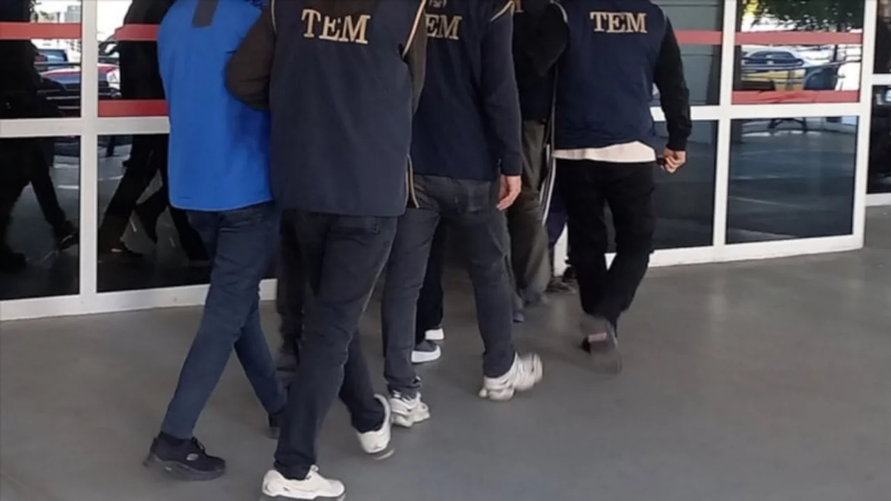 FETÖ'ye 27 şehirde operasyon: 47 şüpheli tutuklandı