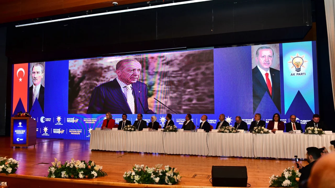 AK Parti Bursa'dan bayramlaşma programı: Yerel ve küresel gündem değerlendirildi