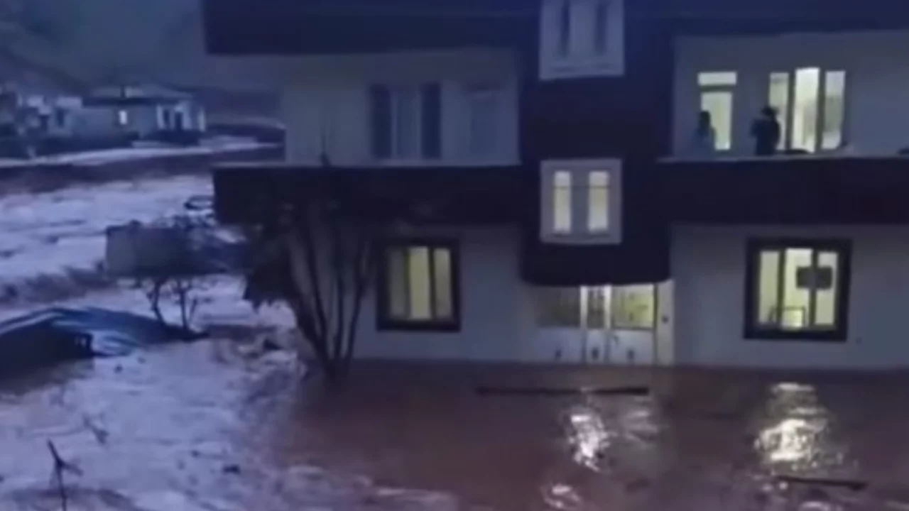 Şırnak'ta sağanak sele neden oldu, evleri su bastı
